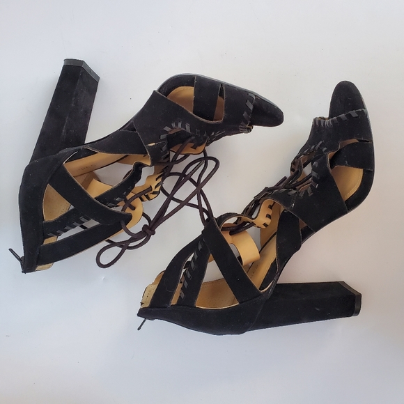 EXPRESS Lace Up Ladder Chunk Heel Booties Size 8 - Picture 2 of 12